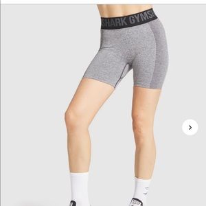 **SOLD** Gymshark Flex v2 Mid Rise shorts